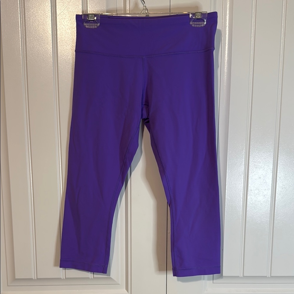 Lululemon Woman’s Purple Leggings Size 8